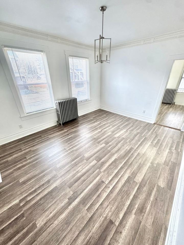 640 10th Ave - Photo 4 of 18