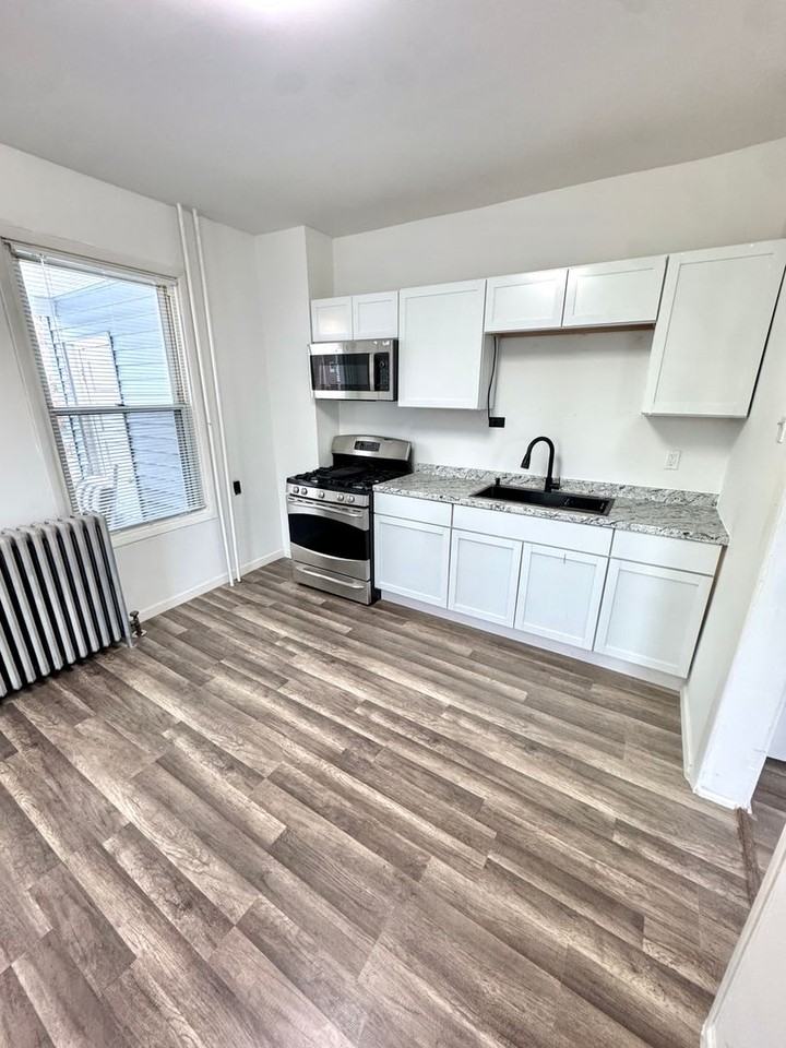 640 10th Ave - Photo 7 of 18