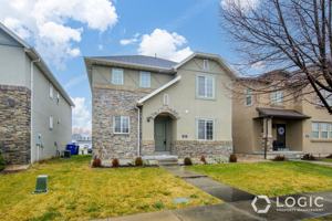 featured image of 692 W Chase Ln