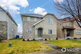 692 W Chase Ln - Photo 1 of 1