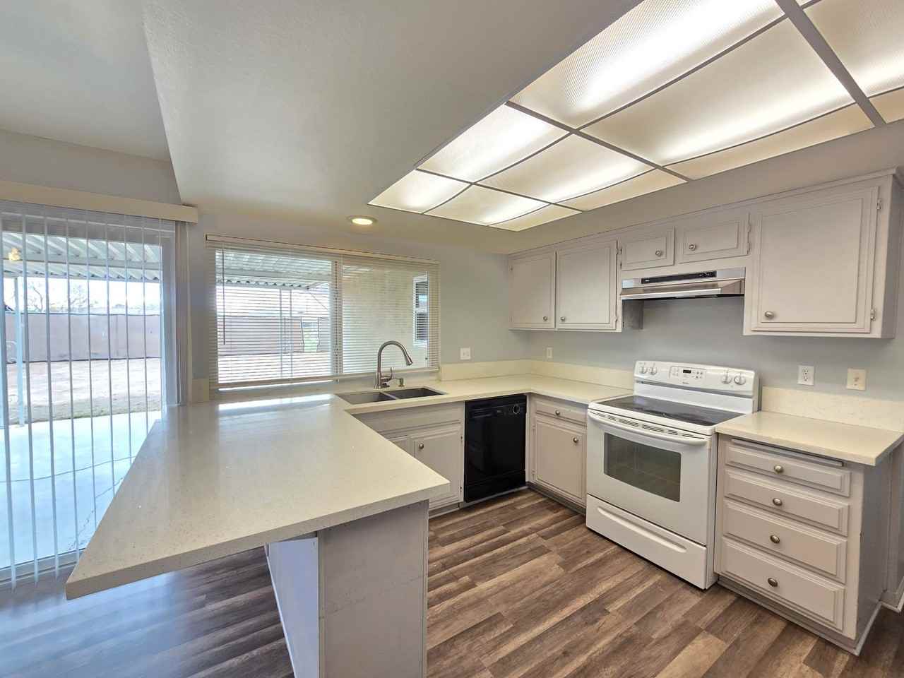 10616 Proctor Blvd - Photo 2 of 23