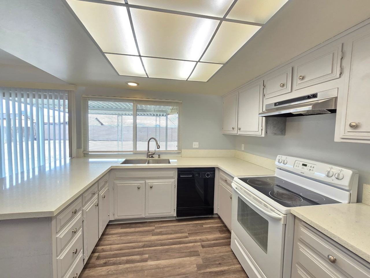 10616 Proctor Blvd - Photo 4 of 23