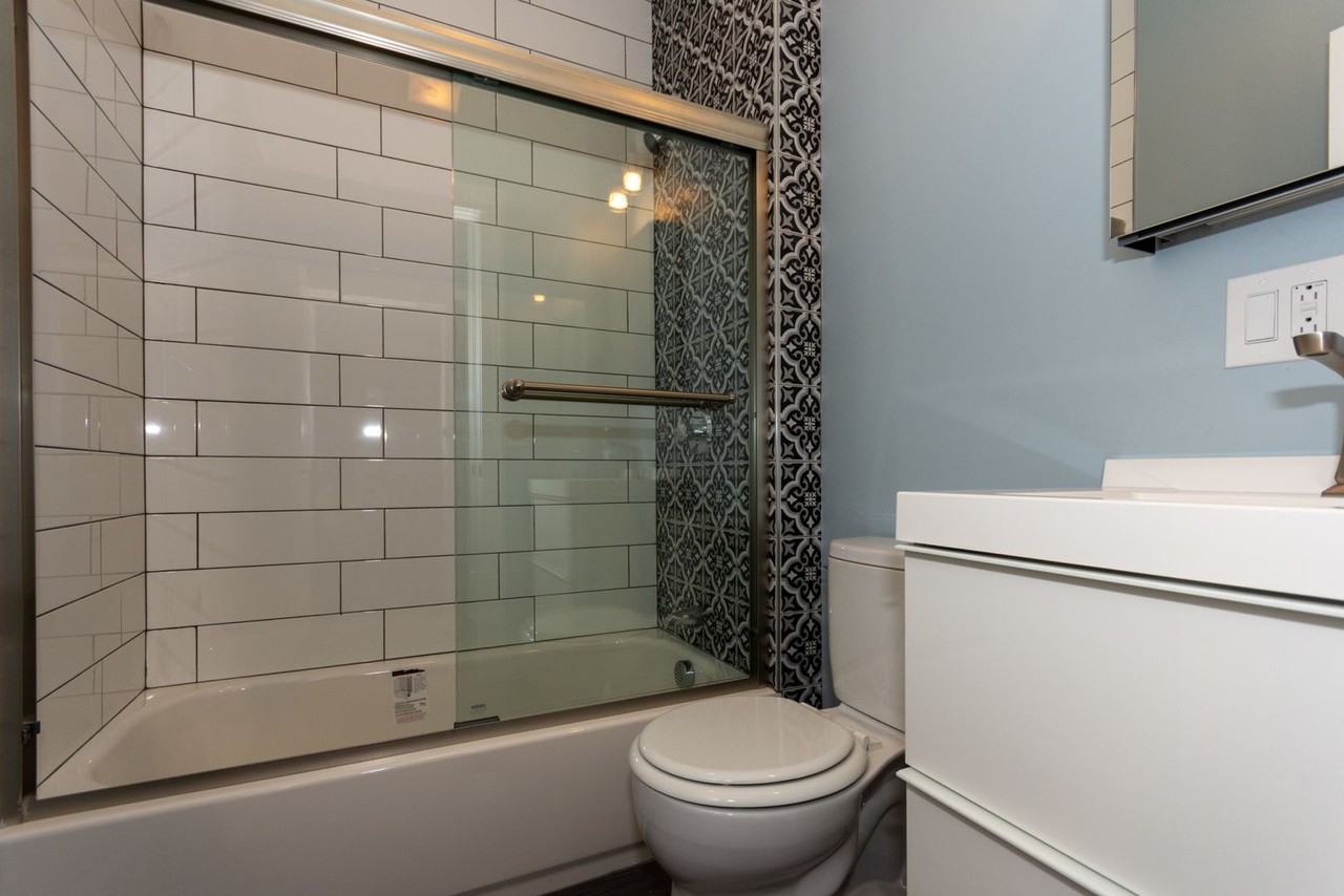 13 Bay State Rd - Photo 5 of 10