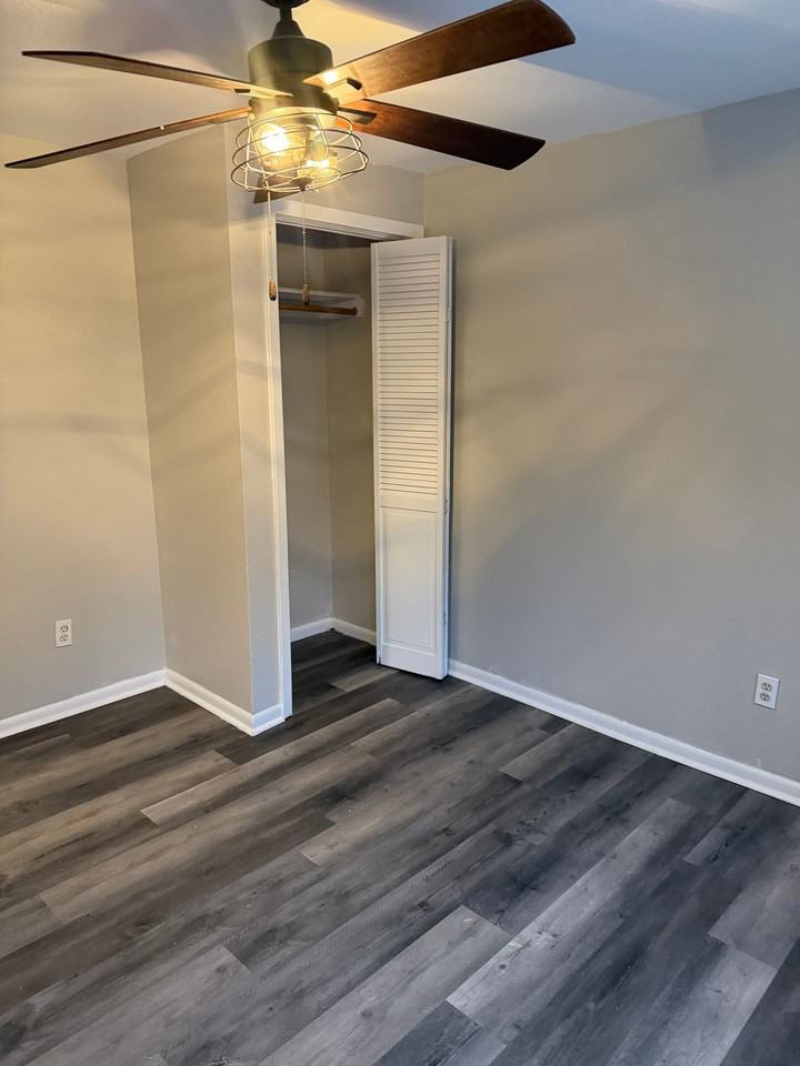 Fully Renovated Handicap Accessible Multi - Photo 7 of 41