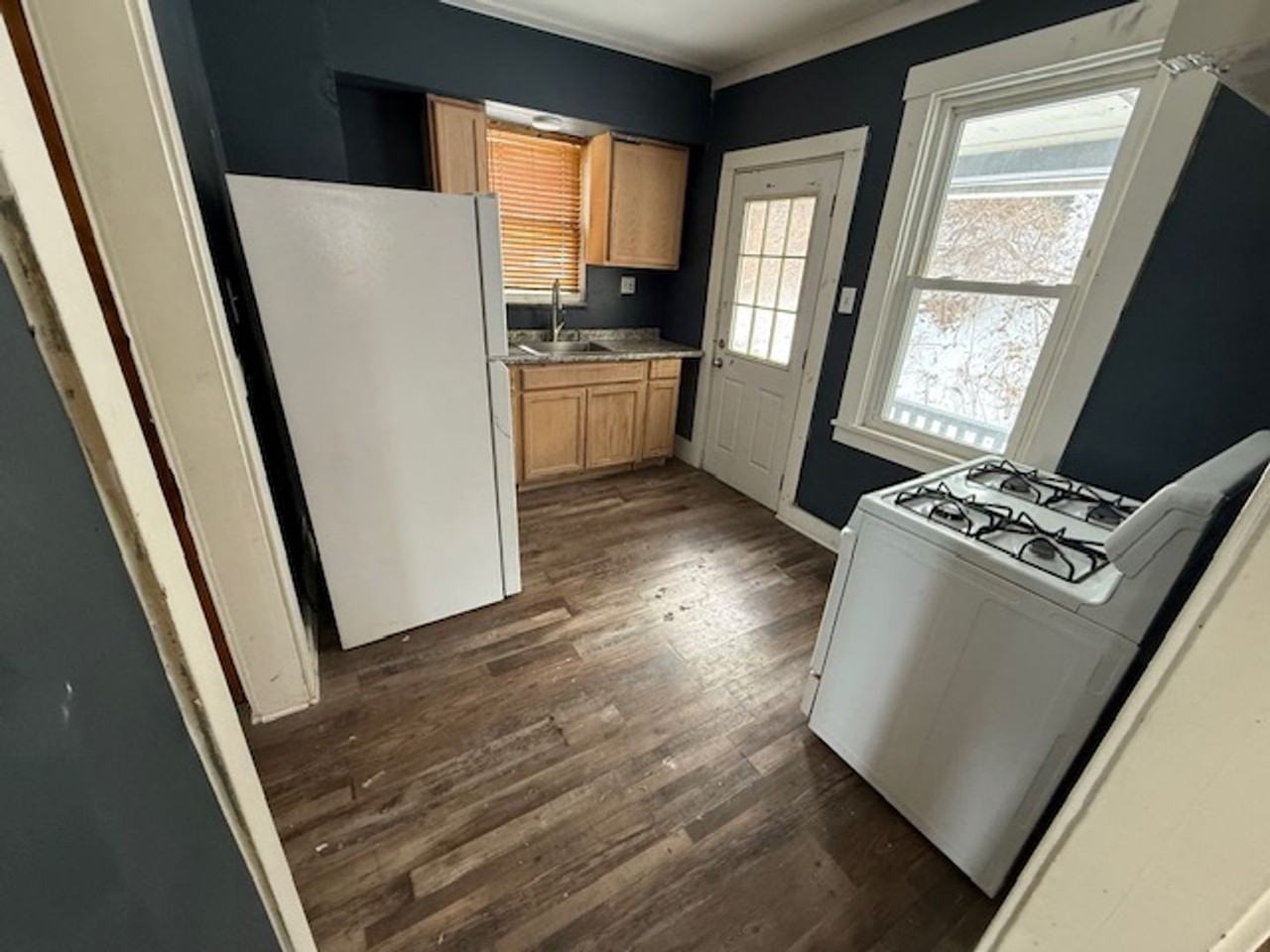 605 N 6th St - Photo 2 of 13