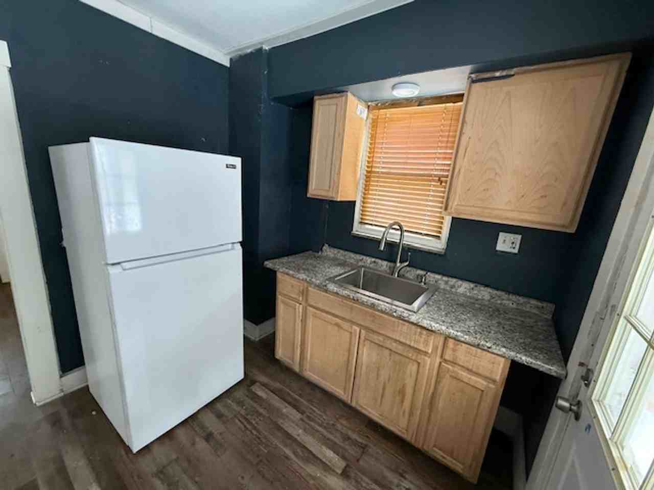 605 N 6th St - Photo 3 of 13