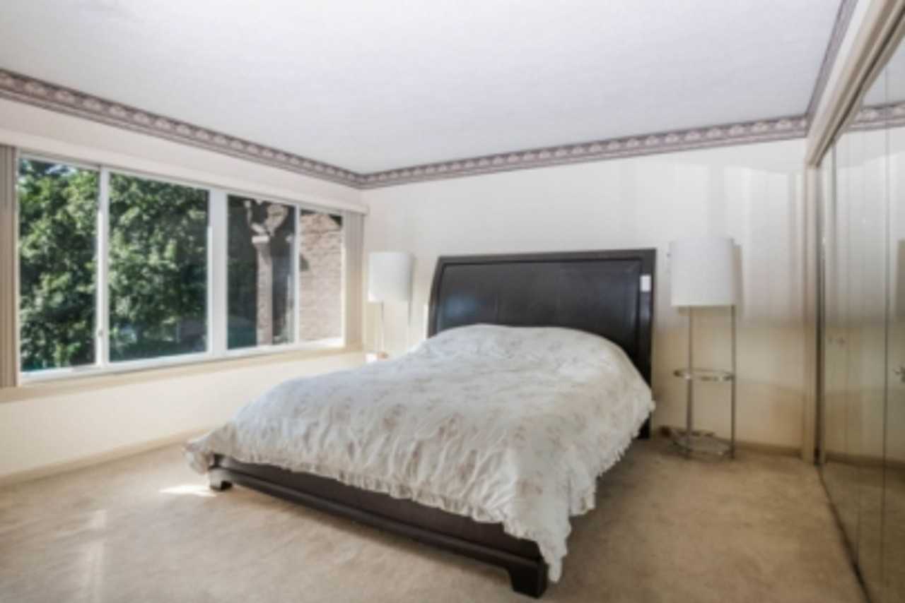 804 Fairways Dr #1 - Photo 4 of 20