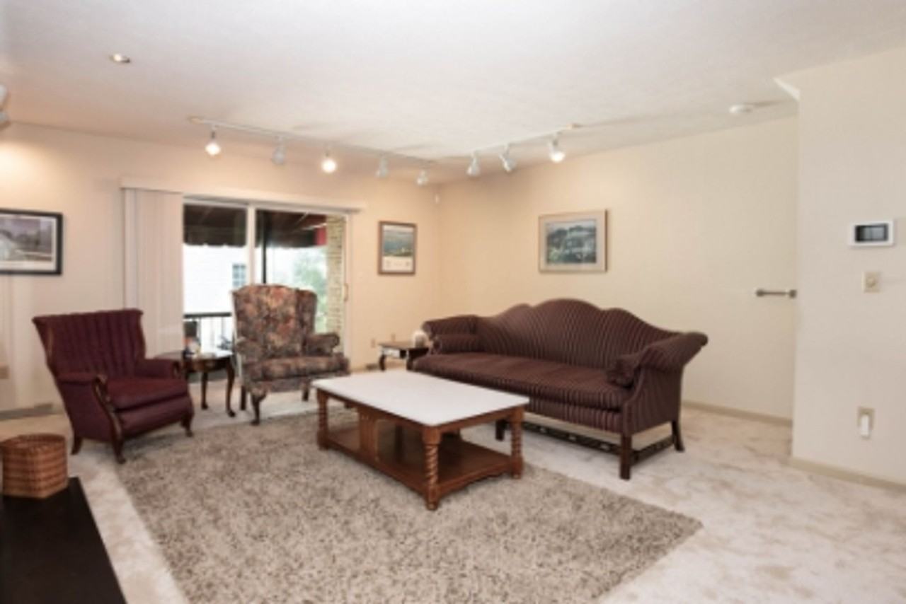 804 Fairways Dr #1 - Photo 5 of 20