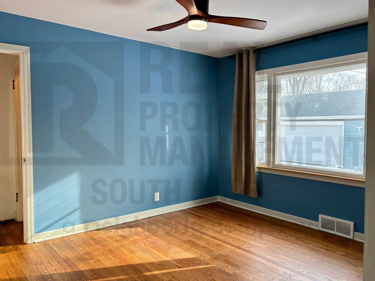 304 Beverly Pl - Photo 6 of 16