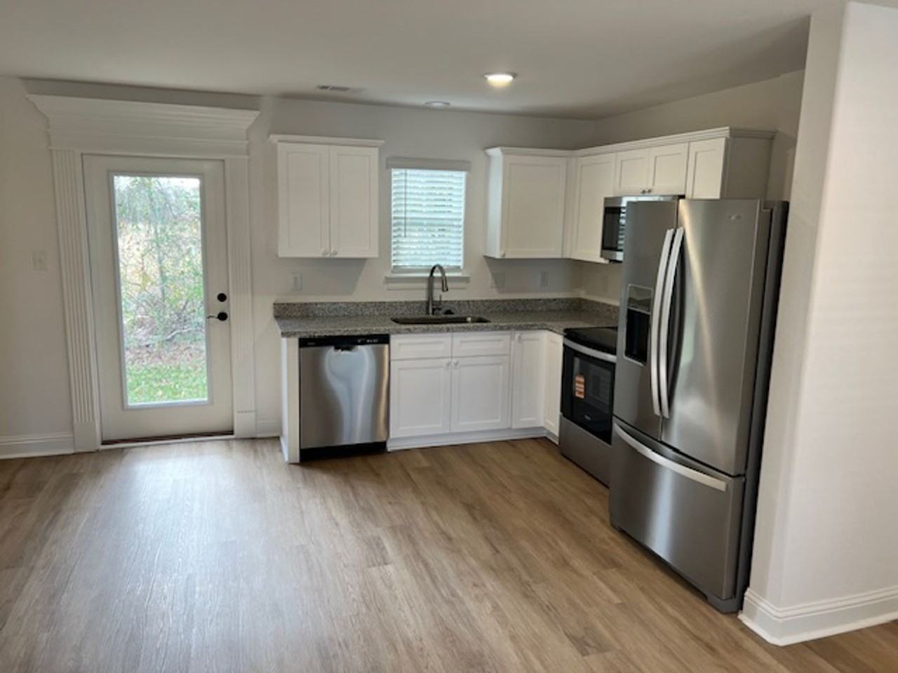 14967 Rowan Oak St - Photo 2 of 18