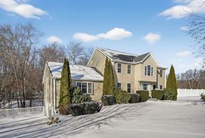 featured image of 3 Diana Hill Dr