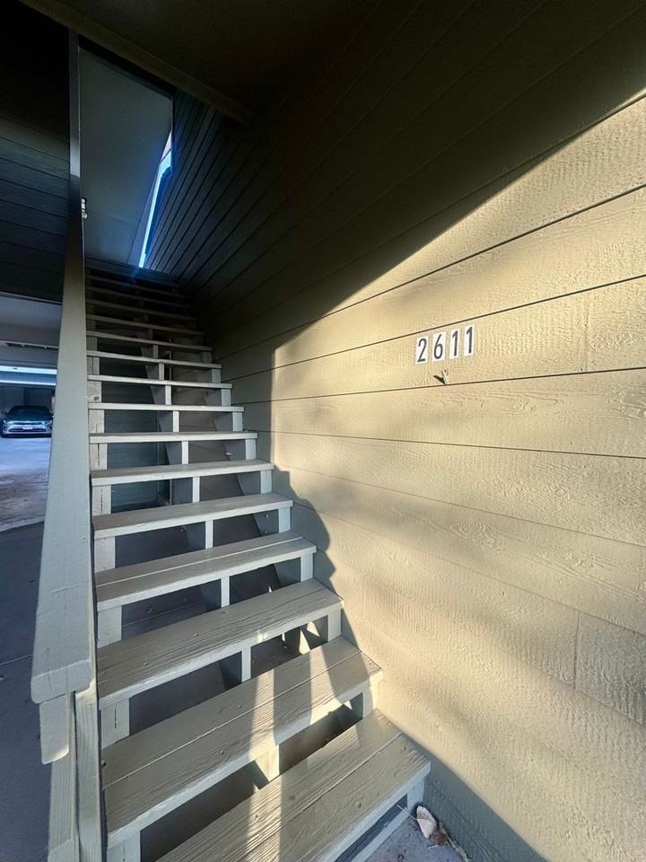 2611 Hearthwood Ln - Photo 4 of 26