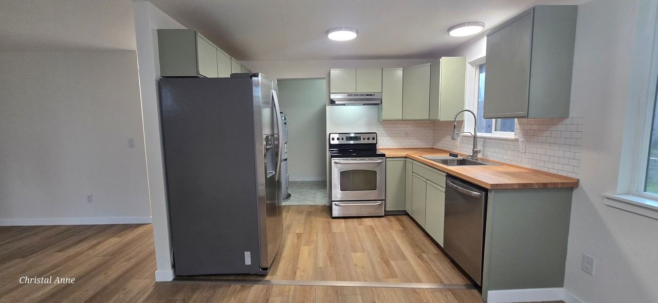 420 Ne Schooner Loop - Photo 4 of 29