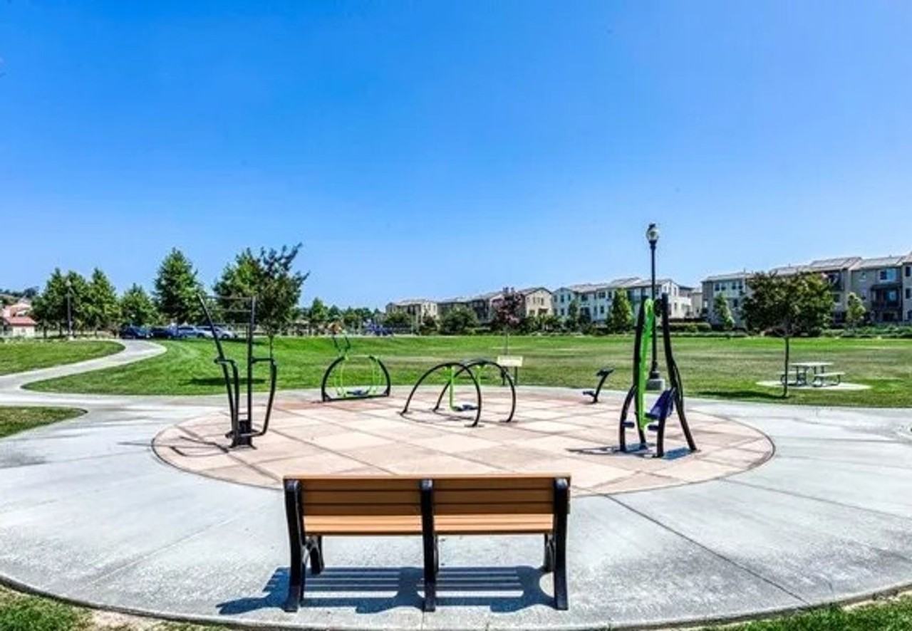 192 Townsite Promenade - Photo 4 of 4