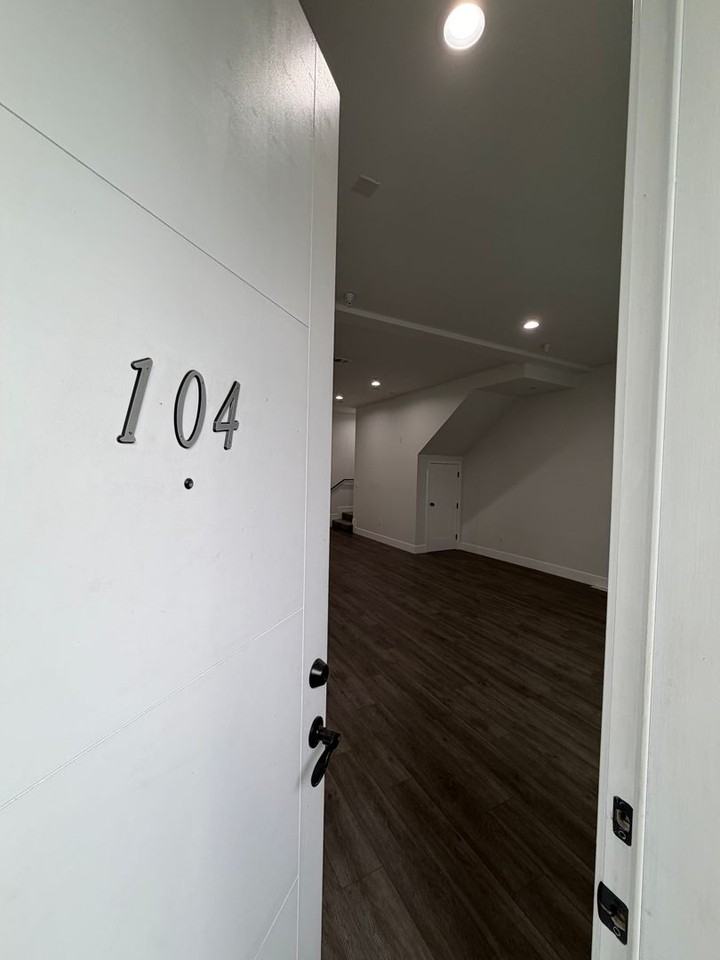 6905 Ben Ave - Photo 2 of 14