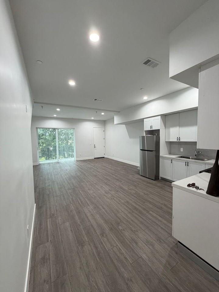 6905 Ben Ave - Photo 4 of 14