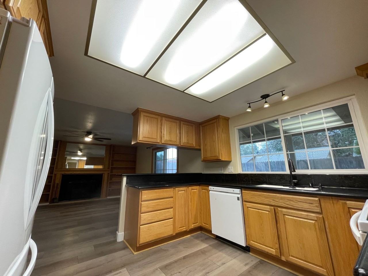 7217 Geowood Way - Photo 6 of 29