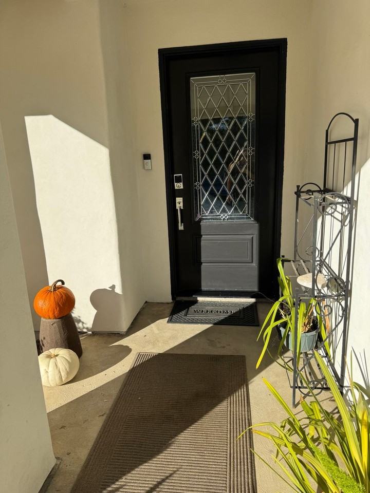 213 Oriole St - Photo 3 of 16