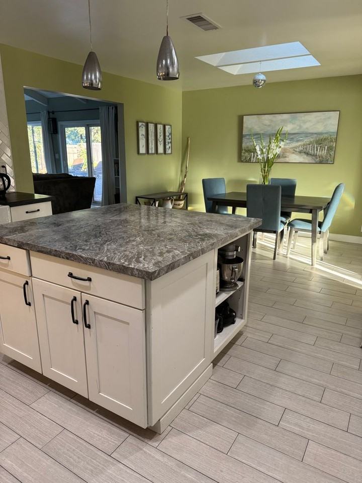 213 Oriole St - Photo 5 of 16