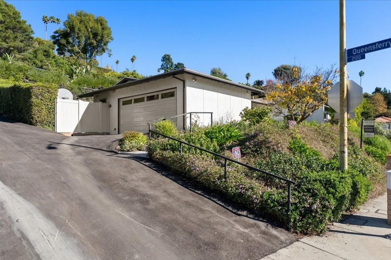 13521 Bayliss Rd - Photo 2 of 7