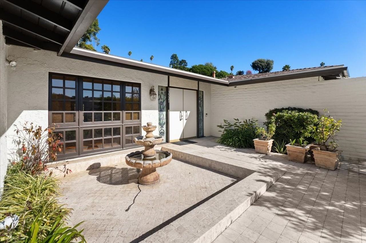 13521 Bayliss Rd - Photo 5 of 7