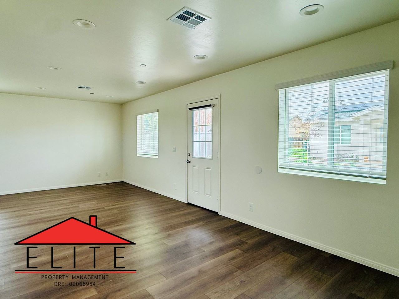 1113 W Benson Ave - Photo 3 of 12