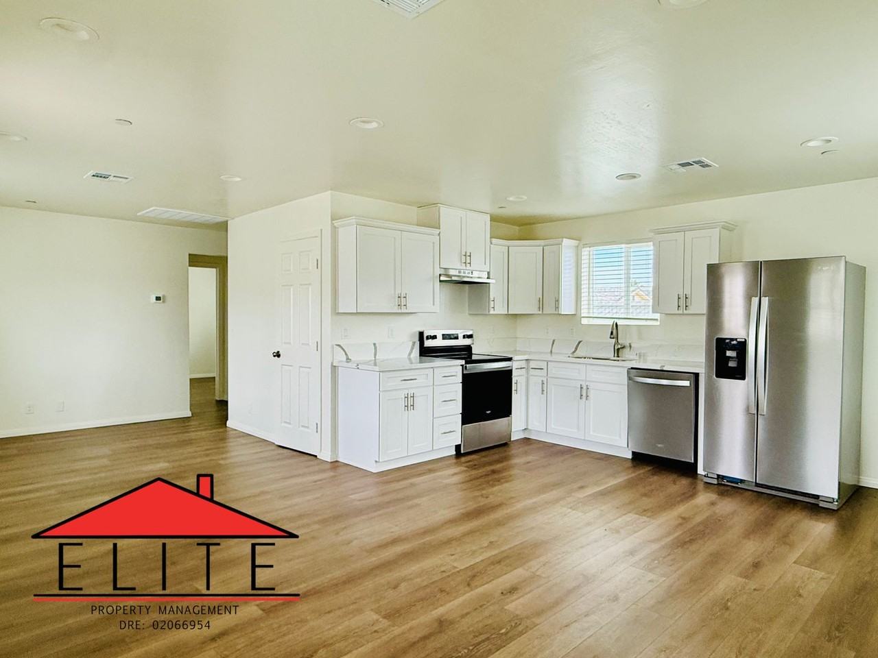 1113 W Benson Ave - Photo 5 of 12