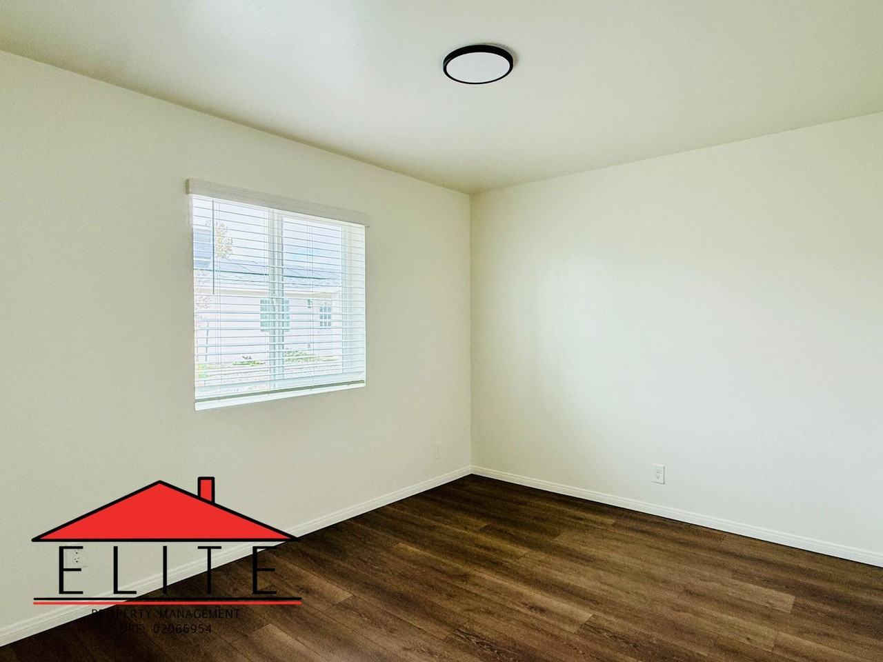 1113 W Benson Ave - Photo 7 of 12