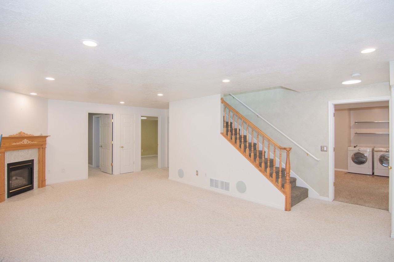 59 W 2200 S - Photo 4 of 50