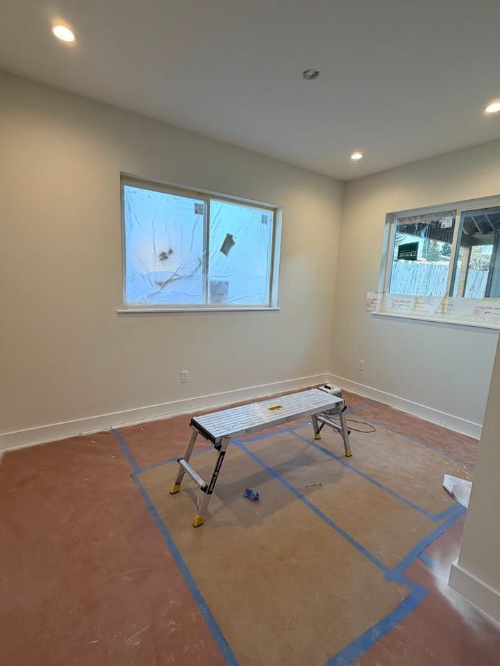 458 N James Ave - Photo 4 of 9