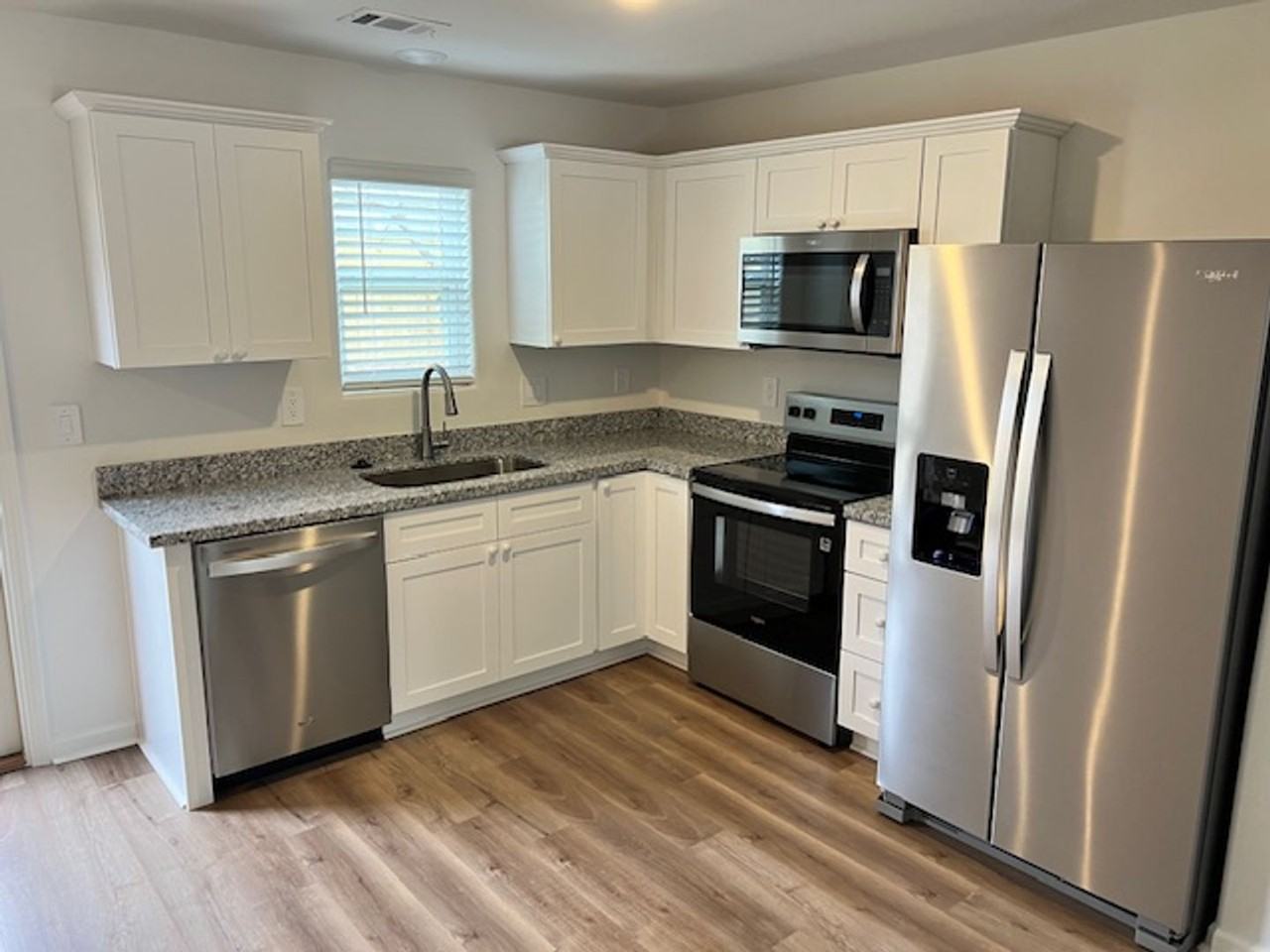 964 Waterford Cir - Photo 4 of 19