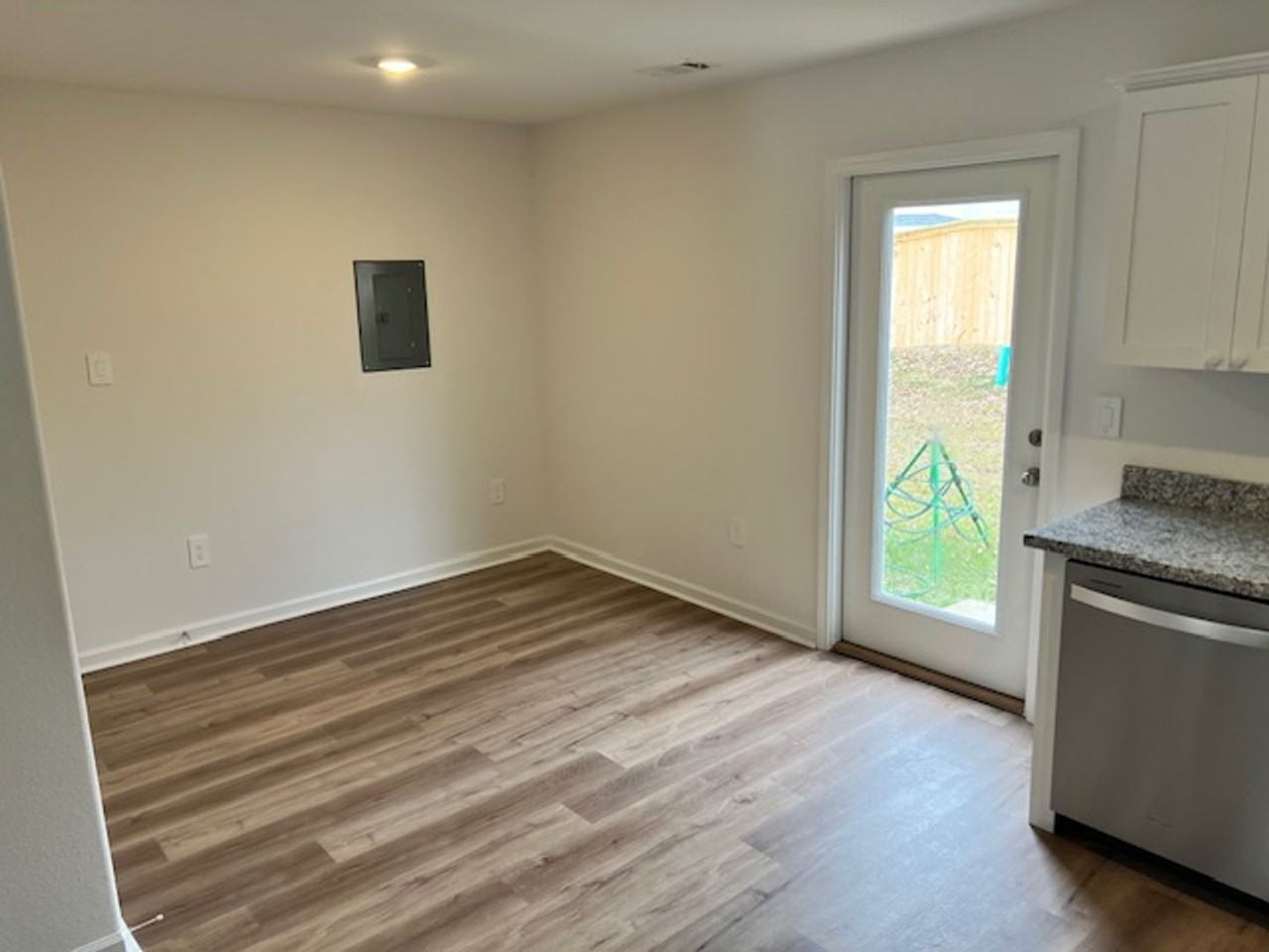 964 Waterford Cir - Photo 6 of 19