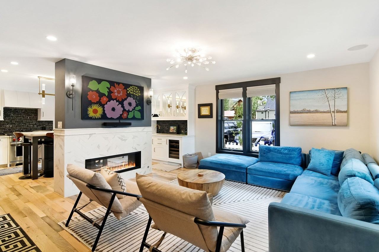 106 S French St - Photo 3 of 50