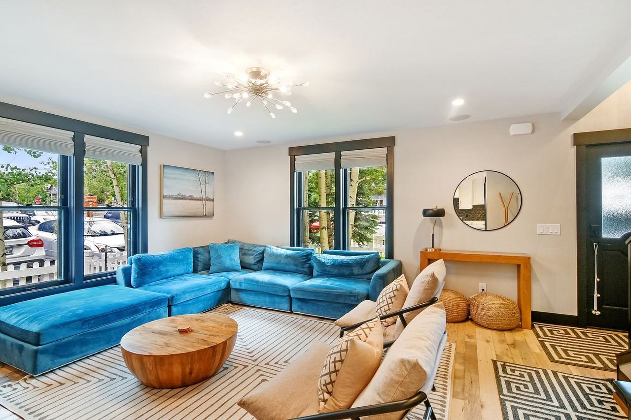 106 S French St - Photo 5 of 50