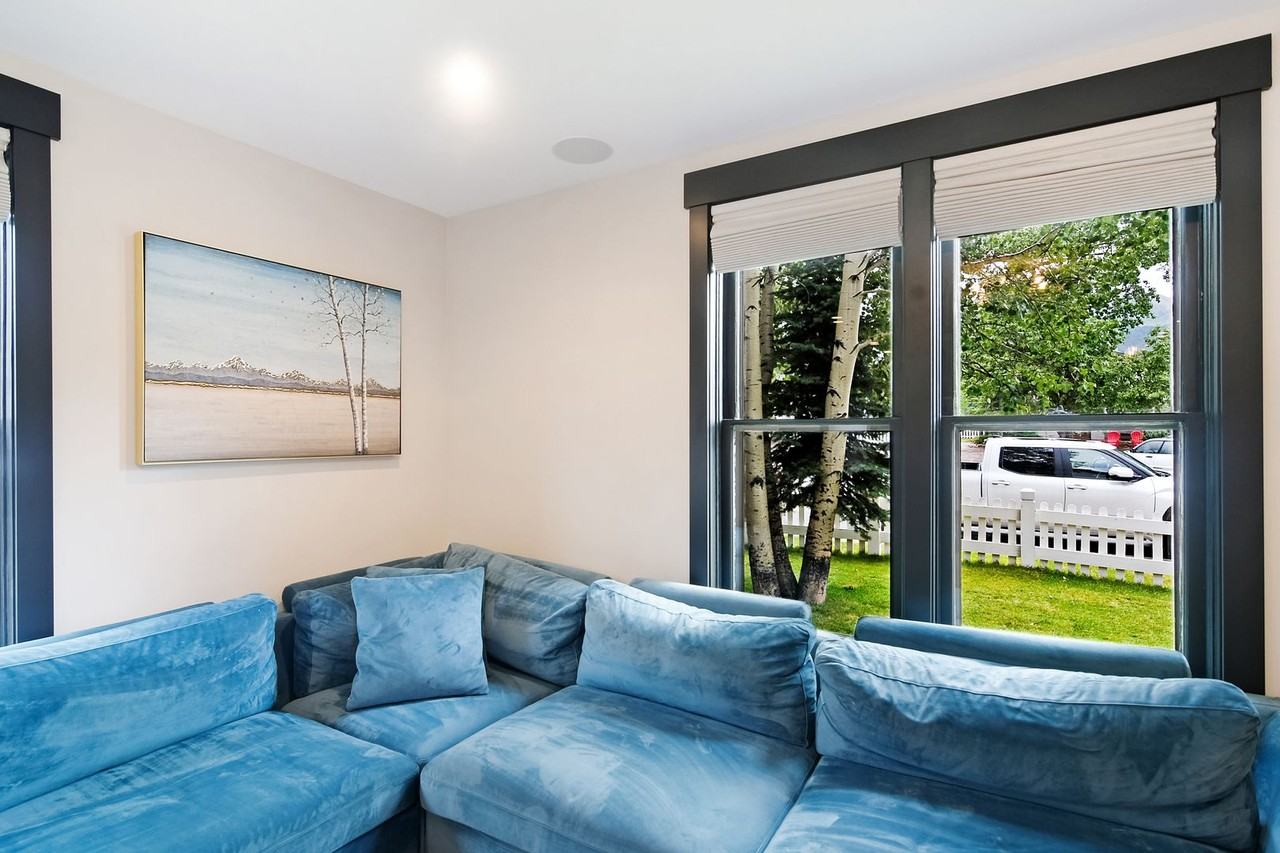 106 S French St - Photo 6 of 50