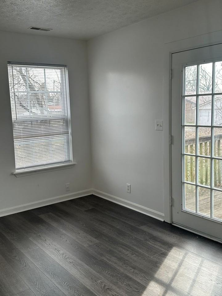 4220 Sunset Ave - Photo 4 of 25