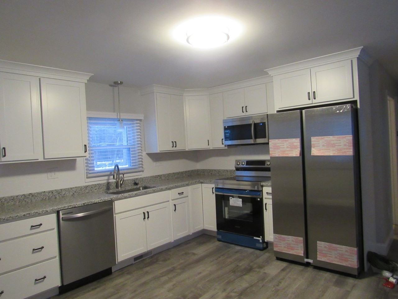 121 Londonderry Tpke - Photo 4 of 21