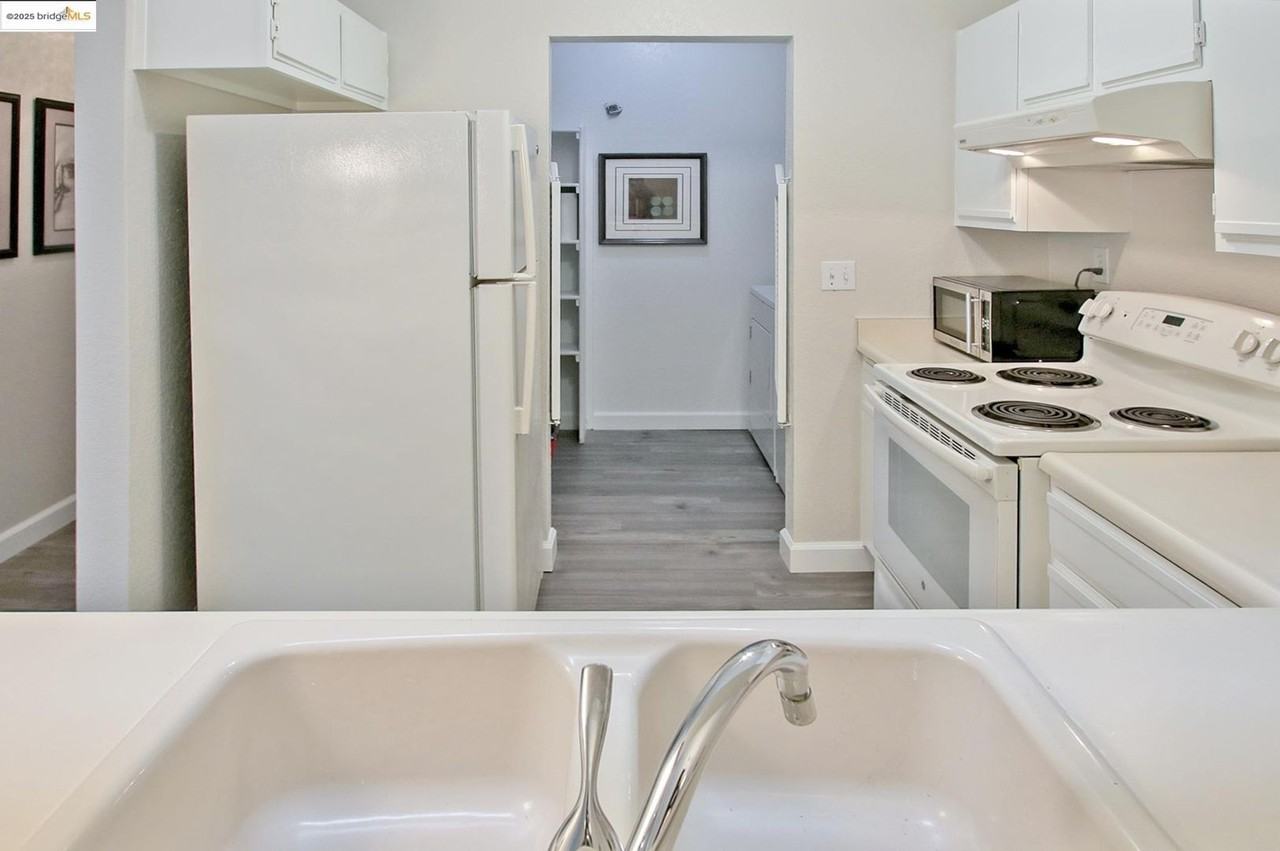 923 Villa Ter - Photo 4 of 13