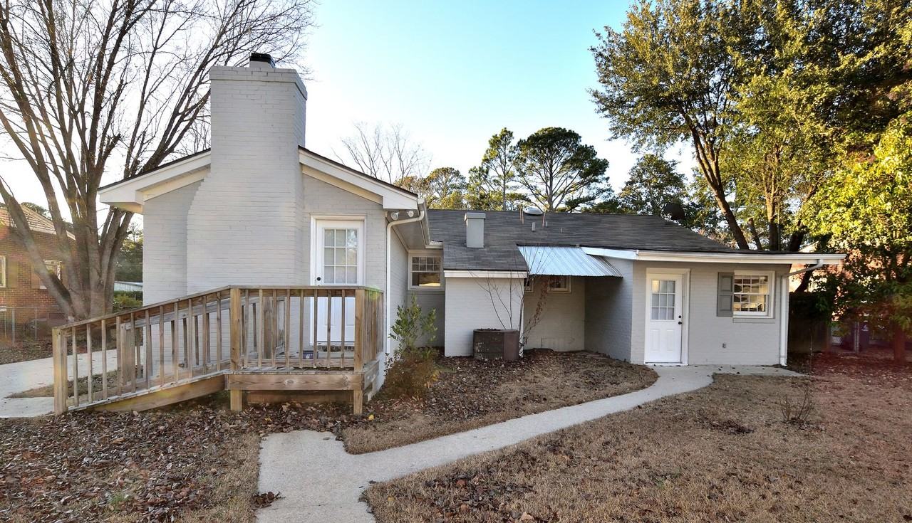 205 S Mayo St - Photo 2 of 21