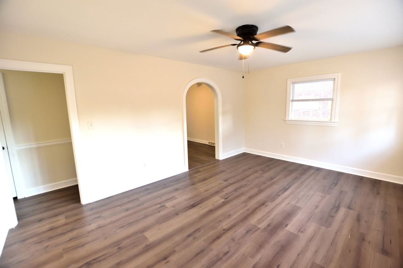 205 S Mayo St - Photo 4 of 21