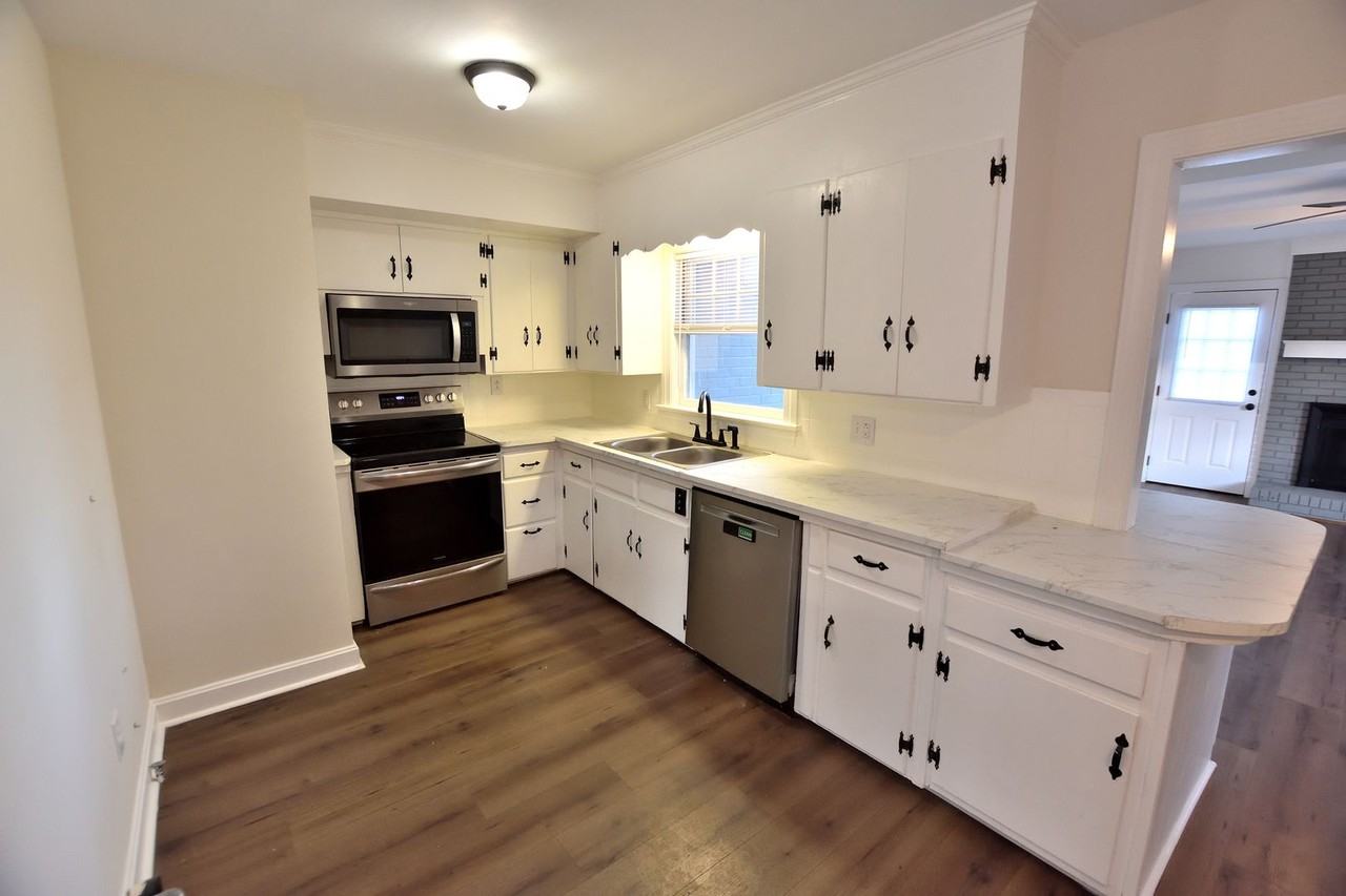 205 S Mayo St - Photo 7 of 21