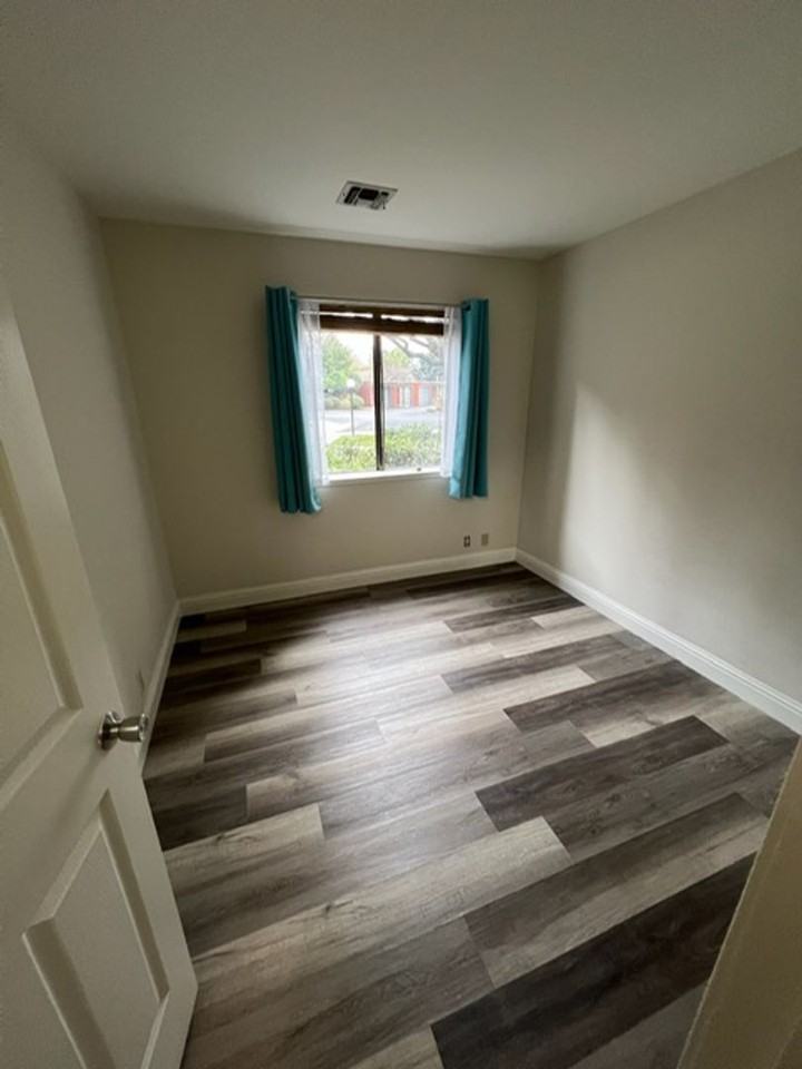 216 Central Ave - Photo 4 of 10