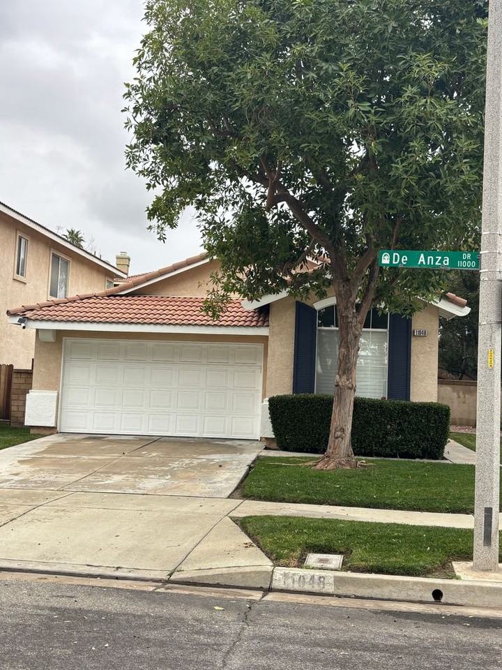 11048 De Anza Dr - Photo 3 of 27