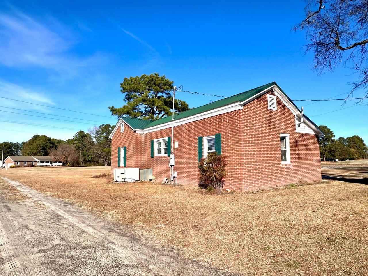 2278 Old Creek Rd - Photo 7 of 19