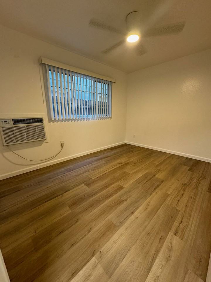Ten Apartments - Photo 4 of 11