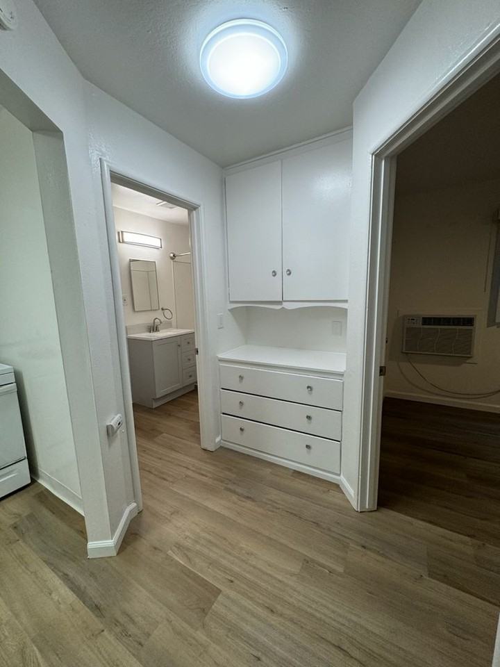 Ten Apartments - Photo 5 of 11