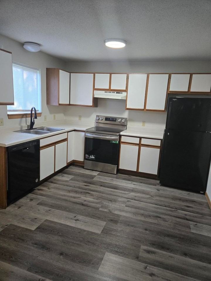 OAKHAVEN ESTATES - Photo 5 of 15