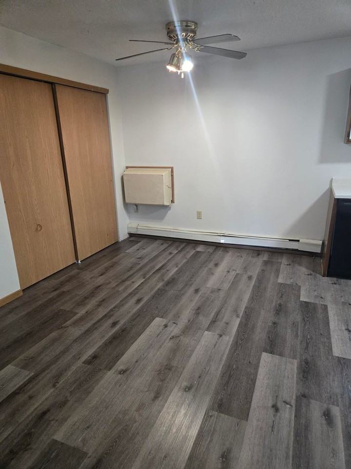 OAKHAVEN ESTATES - Photo 6 of 15