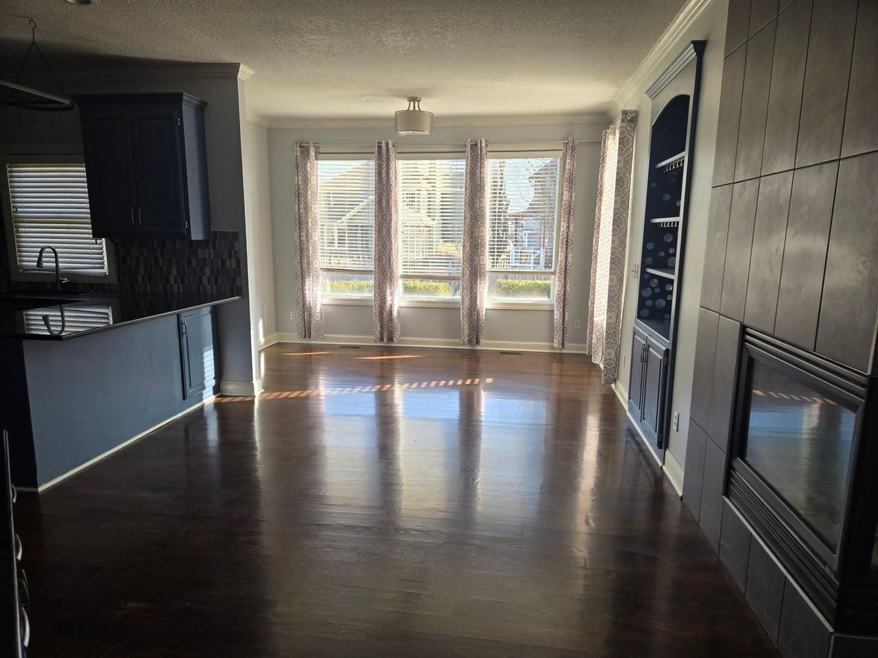 15665 S Rene St - Photo 2 of 31