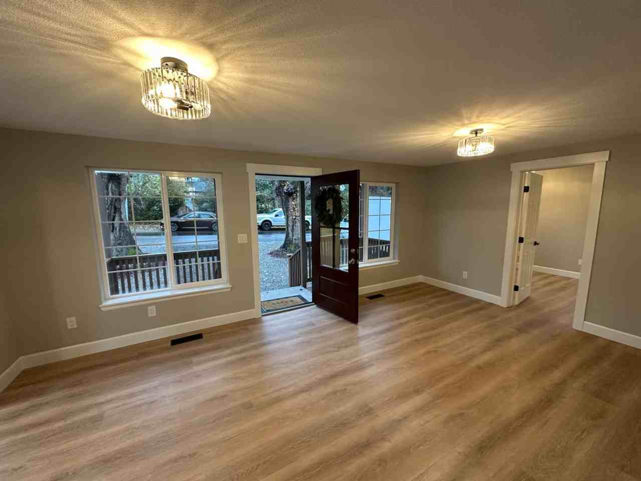 815 Blaine St - Photo 2 of 21